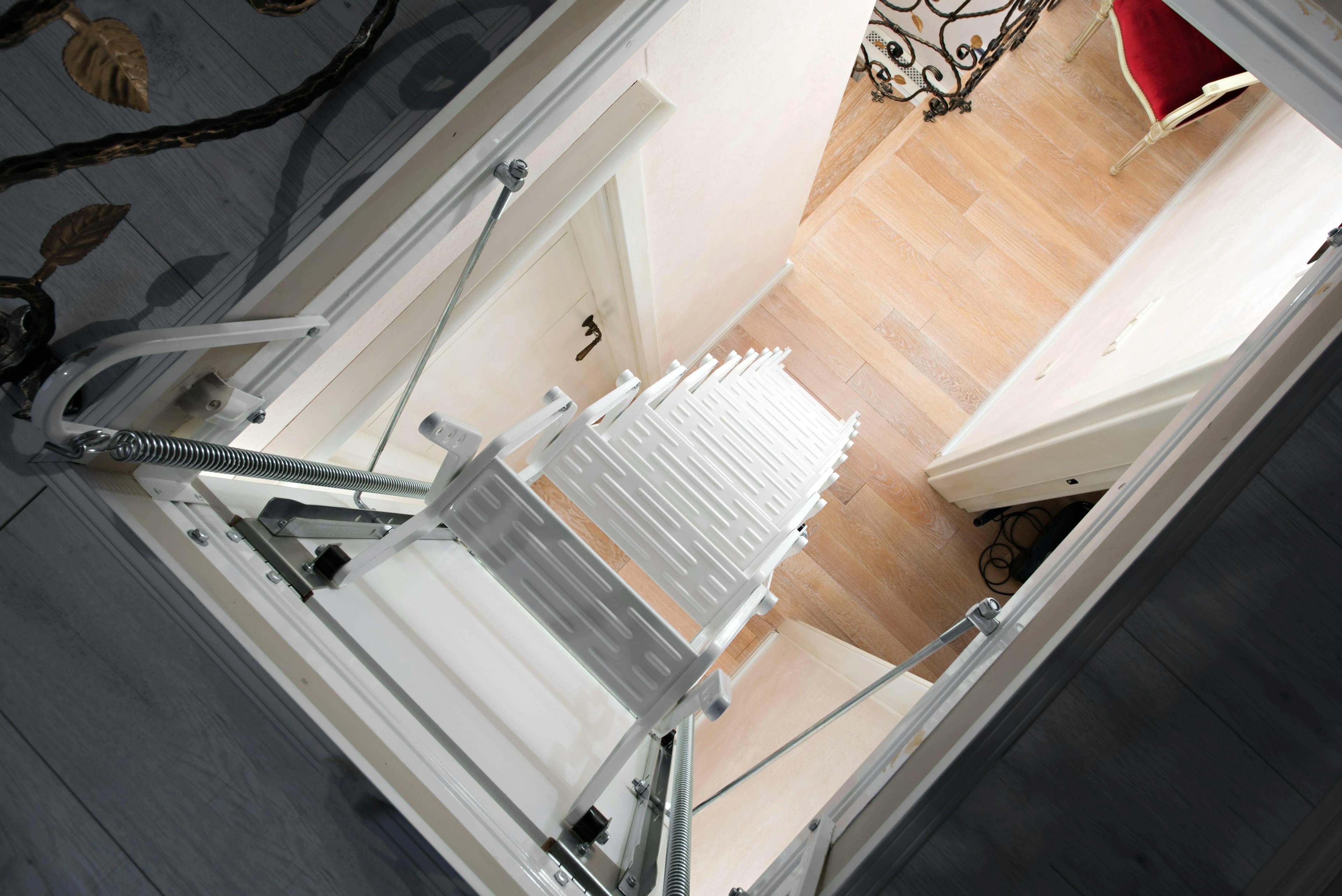 Aluminium loft ladder